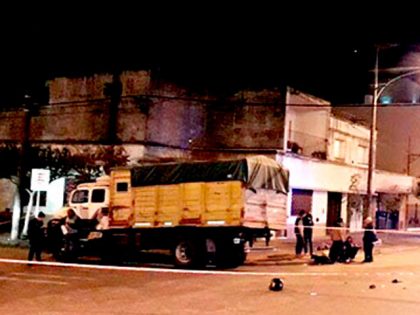 El camionero, protagonista del accidente fatal de esta madrugada, se suicidó de un disparo en la cabeza El camionero, protagonista del accidente fatal de esta madrugada, se suicidó de un disparo en la cabeza