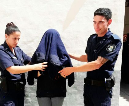 Detienen a una mujer por amenazas calificadas y portación de arma de guerra Detienen a una mujer por amenazas calificadas y portación de arma de guerra
