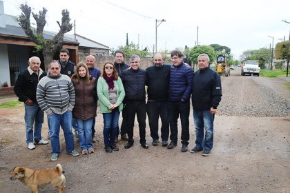 Las malas condiciones climáticas no impiden que continúe la colocación de piedra caliza Las malas condiciones climáticas no impiden que continúe la colocación de piedra caliza