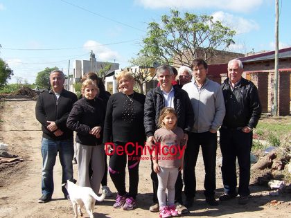 Siguen avanzando las obras de cordón cuneta con estabilizado de piedra caliza Siguen avanzando las obras de cordón cuneta con estabilizado de piedra caliza