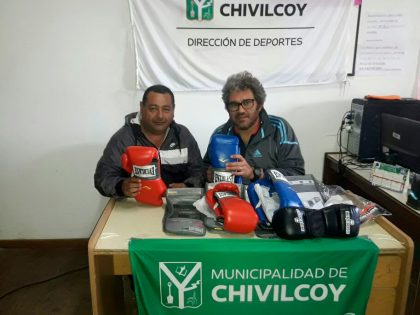 Entrega de material deportivo Entrega de material deportivo