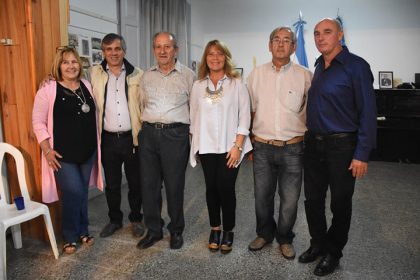 Exposición de viejas fotos escolares Exposición de viejas fotos escolares