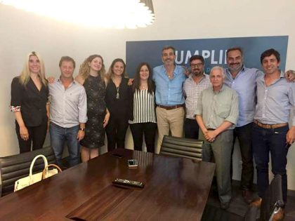 Florencio Randazzo compartió un encuentro de trabajo con concejales y consejera escolar de CUMPLIR item-thumbnail