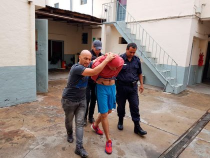 Detienen por robo a un hombre con antecedentes penales por delitos contra la propiedad y las personas Detienen por robo a un hombre con antecedentes penales por delitos contra la propiedad y las personas