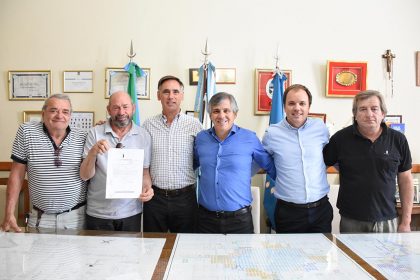 Los integrantes del nuevo Club Unión Chivilcoyana de Box visitaron al intendente Guillermo Britos Los integrantes del nuevo Club Unión Chivilcoyana de Box visitaron al intendente Guillermo Britos