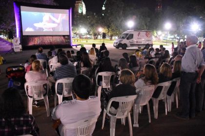 Se proyectó una película a través del EcoCinema Se proyectó una película a través del EcoCinema