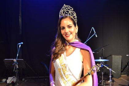 La chivilcoyana Paula Burcez fue elegida reina de la 34ª Fiesta Provincial de la Primavera en Rawson La chivilcoyana Paula Burcez fue elegida reina de la 34ª Fiesta Provincial de la Primavera en Rawson