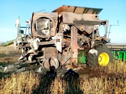 El incendio de una cosechadora motivó que se quemaran sembradíos de trigo El incendio de una cosechadora motivó que se quemaran sembradíos de trigo