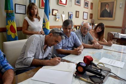 Firma de escrituras de tres empresas del Parque Industrial Firma de escrituras de tres empresas del Parque Industrial