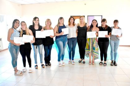 Fueron entregados diplomas del curso de Estética Corporal en el CIC Sur Fueron entregados diplomas del curso de Estética Corporal en el CIC Sur