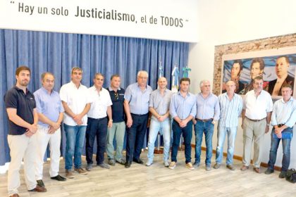 Cónclave de intendentes peronistas en Alberti en rechazo al Pacto Fiscal de Vidal Cónclave de intendentes peronistas en Alberti en rechazo al Pacto Fiscal de Vidal