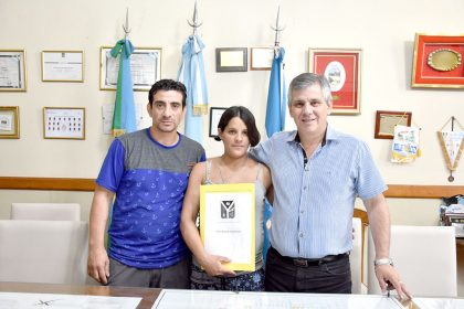 Continúan las firmas de boletos de compraventa de “Mi Primer Terreno” Continúan las firmas de boletos de compraventa de “Mi Primer Terreno”