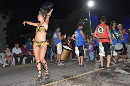Noche de Carnaval en Benítez Noche de Carnaval en Benítez