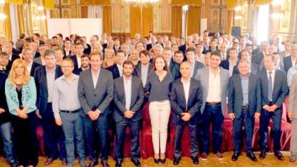 Provincia lo hizo oficial: así será el reparto de fondos para los 135 distritos durante 2018 Provincia lo hizo oficial: así será el reparto de fondos para los 135 distritos durante 2018