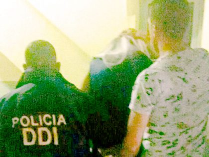 Detienen a una persona por hurto de efectos personales Detienen a una persona por hurto de efectos personales