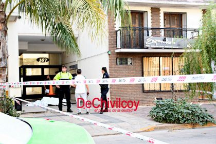 Se suicidó una persona arrojándose desde un edificio Se suicidó una persona arrojándose desde un edificio