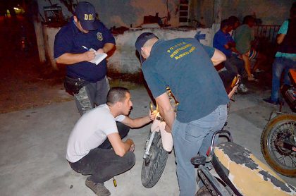 Allanamiento en dos domicilios, secuestrando cocaína, marihuana, dinero, celulares y otros elementos Allanamiento en dos domicilios, secuestrando cocaína, marihuana, dinero, celulares y otros elementos