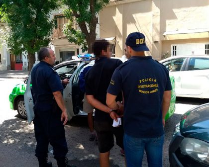 Dos detenidos por hurtar diversos elementos en un domicilio Dos detenidos por hurtar diversos elementos en un domicilio