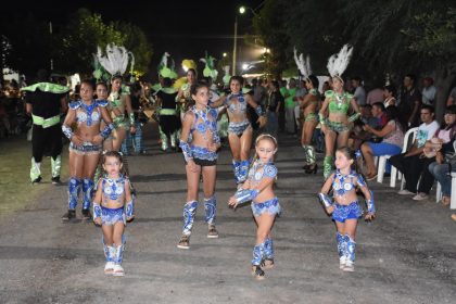 Noche de Carnaval en La Rica Noche de Carnaval en La Rica