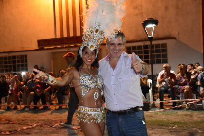 Noche de Carnaval en Ramón Biaus item-thumbnail