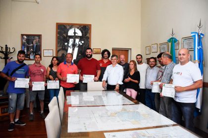 Once comercios locales recibieron sus habilitaciones Once comercios locales recibieron sus habilitaciones