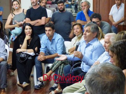 Britos: “le pido a ABSA, con todo respeto, que, si van a invertir 32 millones de pesos en Chivilcoy, inviertan en algo que solucione el problema” Britos: “le pido a ABSA, con todo respeto, que, si van a invertir 32 millones de pesos en Chivilcoy, inviertan en algo que solucione el problema”