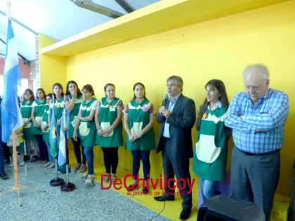 El intendente Britos acompañó el inicio del ciclo lectivo del Jardín Camilo Latapié El intendente Britos acompañó el inicio del ciclo lectivo del Jardín Camilo Latapié