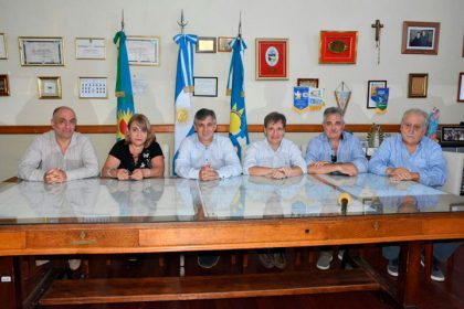 El intendente cerró la paritaria municipal en 20% y aplicará la cláusula gatillo El intendente cerró la paritaria municipal en 20% y aplicará la cláusula gatillo