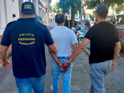 Detienen a un hombre por robar a mano armada efectos personales en una vivienda Detienen a un hombre por robar a mano armada efectos personales en una vivienda