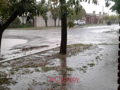 Reclamo vecinal por anegamiento de calles Reclamo vecinal por anegamiento de calles