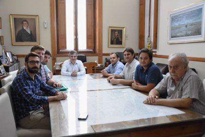 La Asociación de Ingenieros Agrónomos de Chivilcoy y Alberti visitaron al intendente La Asociación de Ingenieros Agrónomos de Chivilcoy y Alberti visitaron al intendente