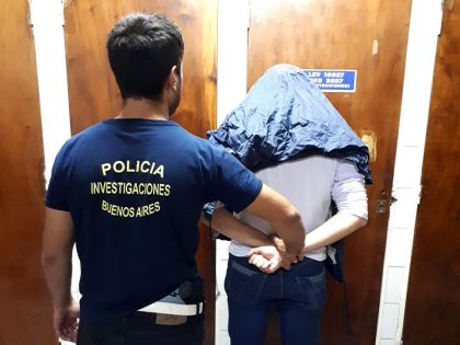 Detienen a un sujeto por exhibiciones obscenas Detienen a un sujeto por exhibiciones obscenas