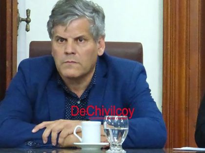 Fabio Britos. Aumento a municipales en Chivilcoy: “Es el mejor acuerdo y el diálogo es fundamental entre las partes” Fabio Britos. Aumento a municipales en Chivilcoy: “Es el mejor acuerdo y el diálogo es fundamental entre las partes”