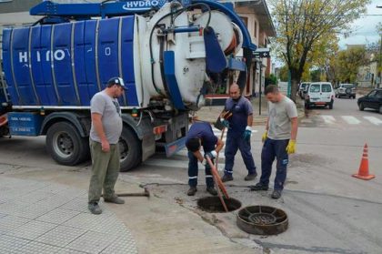ABSA colabora con la Municipalidad en la limpieza de pluviales ABSA colabora con la Municipalidad en la limpieza de pluviales