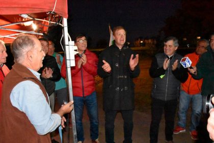 El intendente presente en la inauguración del tendido eléctrico en el predio del Club Ciclista El intendente presente en la inauguración del tendido eléctrico en el predio del Club Ciclista