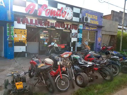 Inspeccionan un taller de motos y secuestran dos motocicletas item-thumbnail