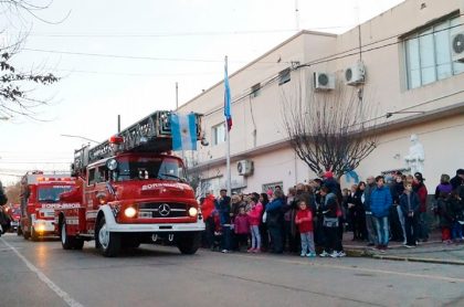 Publicación pedida. 2 de junio: ¡Feliz día Bomberos Voluntarios! Publicación pedida. 2 de junio: ¡Feliz día Bomberos Voluntarios!