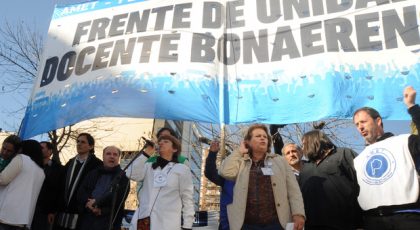 Docentes rechazaron flexibilización laboral de los Equipos de Orientación Escolar y anunciaron paro el 3 de julio Docentes rechazaron flexibilización laboral de los Equipos de Orientación Escolar y anunciaron paro el 3 de julio