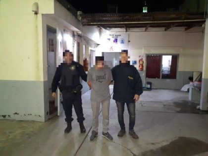 Detienen a un sujeto por intento de robo en una farmacia Detienen a un sujeto por intento de robo en una farmacia