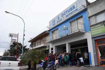 A sala llena se estrenó “Animarse a Volar” en el club 22 de Octubre A sala llena se estrenó “Animarse a Volar” en el club 22 de Octubre