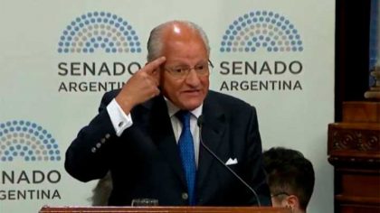 Abel Albino desató la polémica en el Senado al cuestionar el uso de los preservativos item-thumbnail
