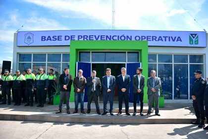 Britos recibió al ministro Ritondo y recorrieron la Base de Prevención Operativa item-thumbnail