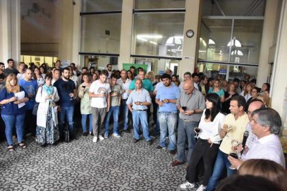 El intendente municipal brindó con los empleados y anunció el pago de un bono de fin de año item-thumbnail